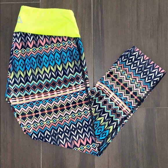 Prism Sport Aztec Printed Capri Leggings Neon Trim - Picture 1 of 5